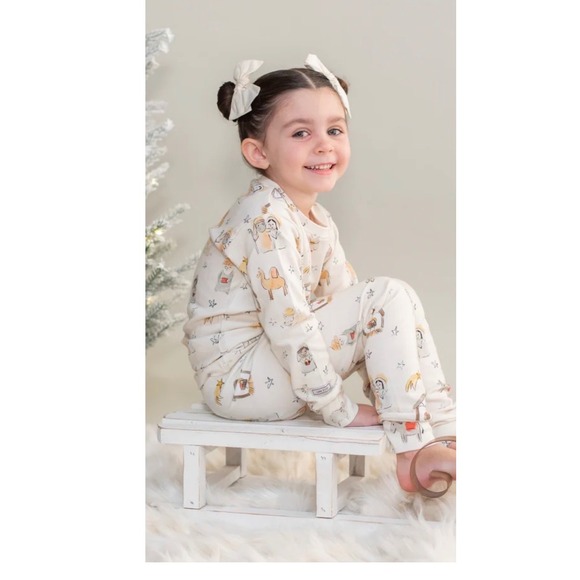 Holy Pals Kids Nativity Scene Pajama Set Cream Cotton Christmas Luke NWT Size 2 - Picture 2 of 5
